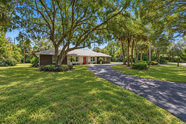 4384 2nd Square SW, Forest Lake, Vero Beach, FL