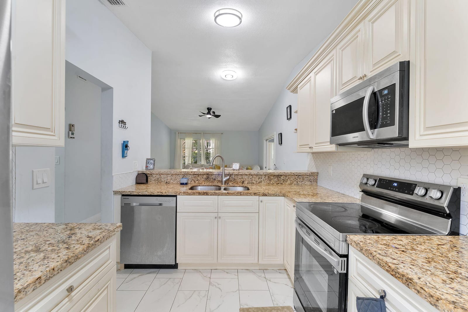 5380 LAKEWOOD Circle S B, Margate, FL 33063 photo 13