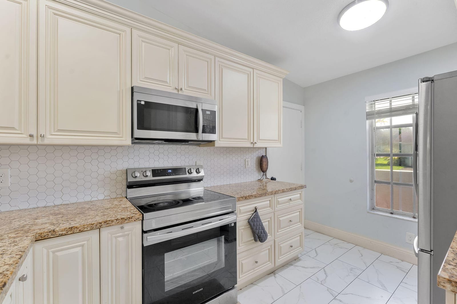 5380 LAKEWOOD Circle S B — photo 10