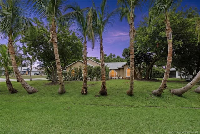 601 SE Barr Street, Port St. Lucie, FL 34984