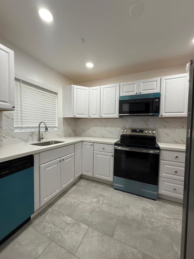 1507 Hayes Street, Hollywood, FL 33020