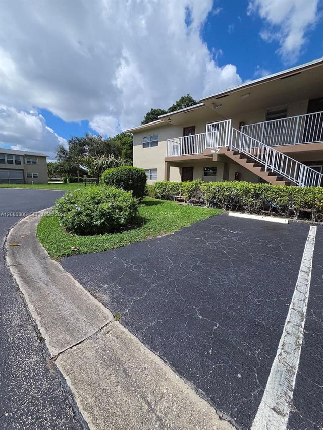 601 NW 79th Avenue 101, Oriole Gardens, Margate, FL