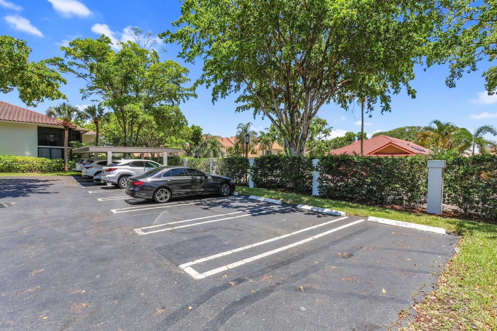60 Pelican Pointe Drive 201, Delray Beach, FL 33483 photo 3