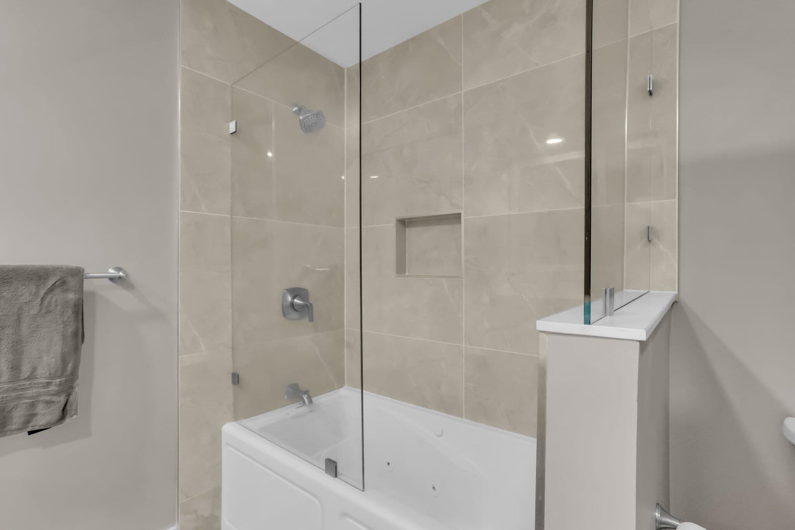 60 Pelican Pointe Drive 201, Delray Beach, FL 33483 photo 27