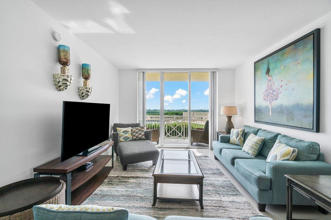 350 N Federal Highway Apt 606
