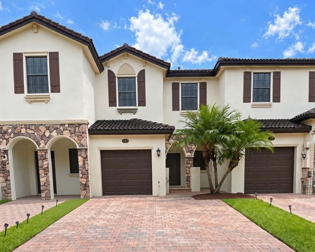 353 NE 37th Place, Homestead, FL 33033