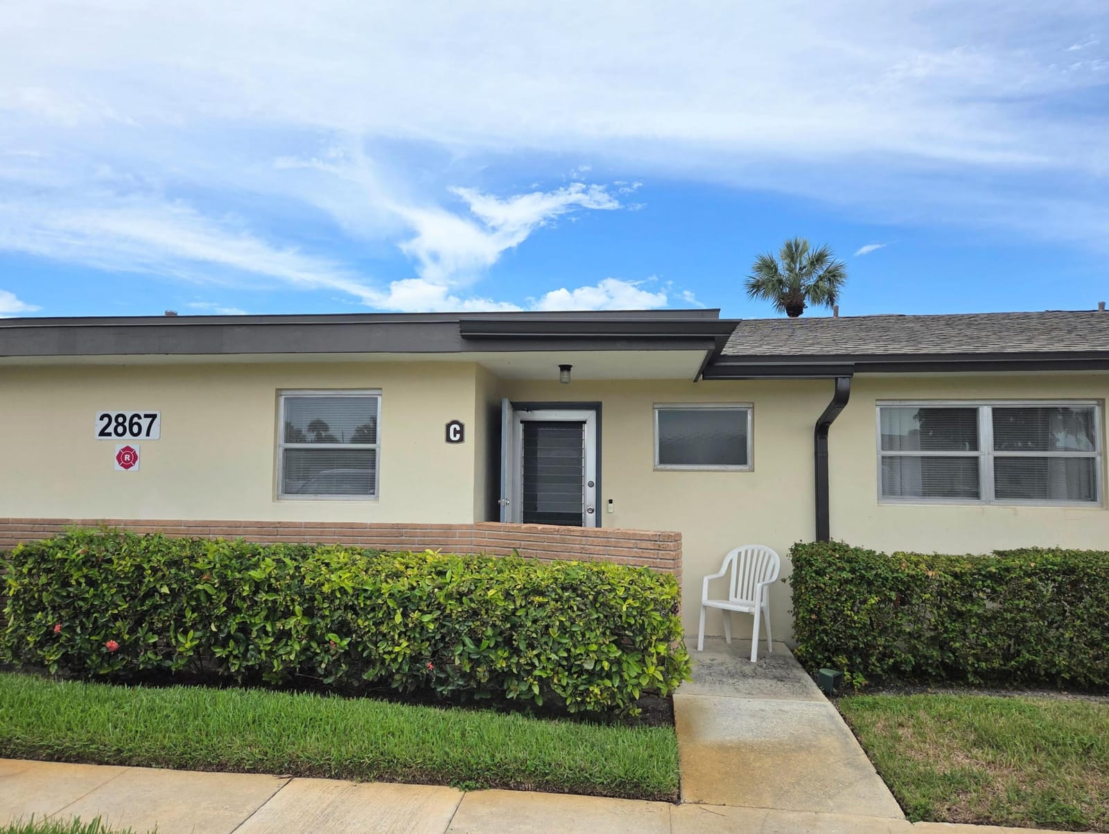 2867 Ashley Drive W C — photo 2