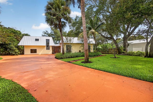 2425 Niki Jo Lane, Palm Beach Gardens, FL 33410