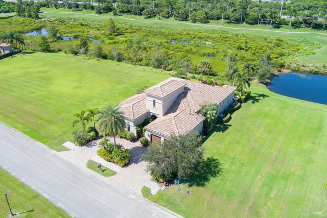 138 SE VIA SAN MARINO, Port St. Lucie, FL 34984