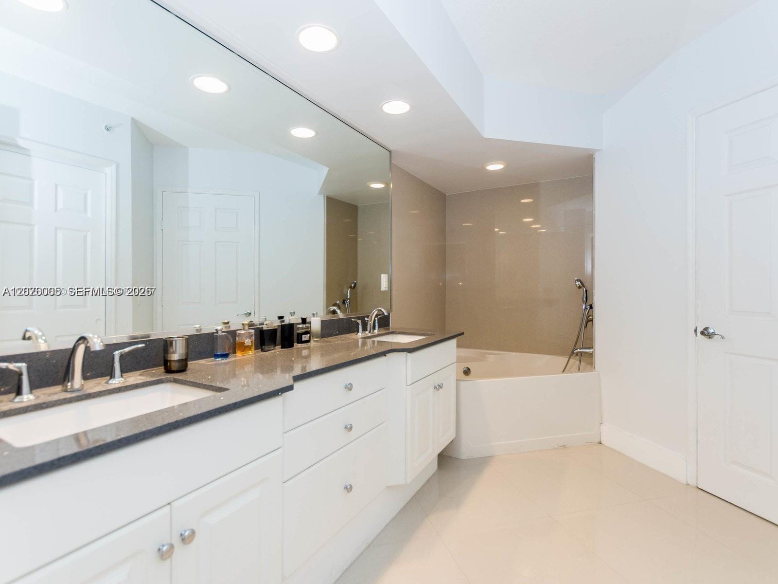 3370 Hidden Bay Drive 102, Aventura, FL 33180 photo 16
