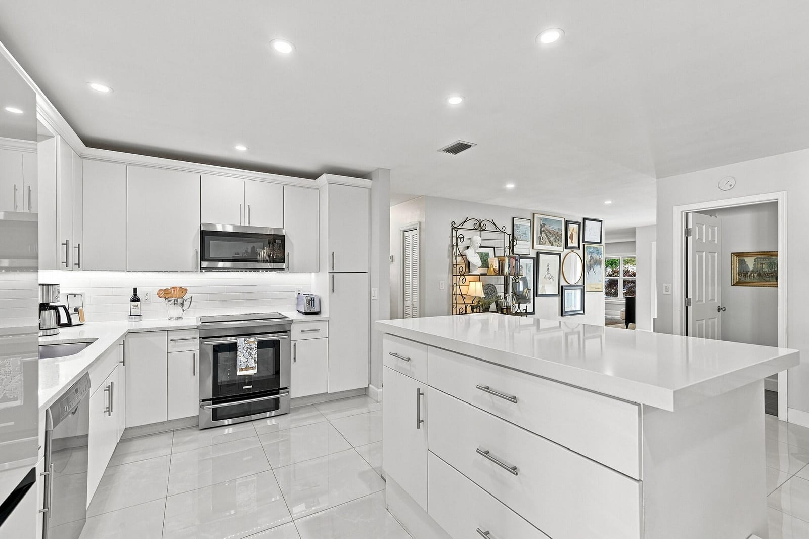 1541 NW 64TH Avenue — photo 9