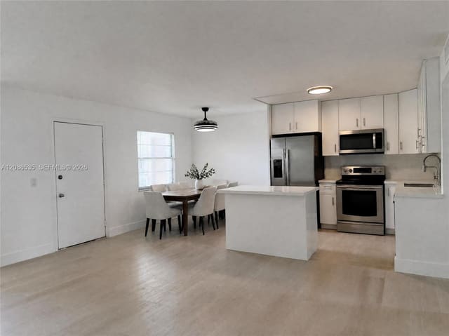 13475 SW 9th Street 302A, Pembroke Pines, FL 33027