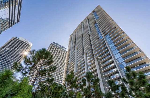 88 SW 7th Street 2005, sold in ZIP 33130, Miami, FL