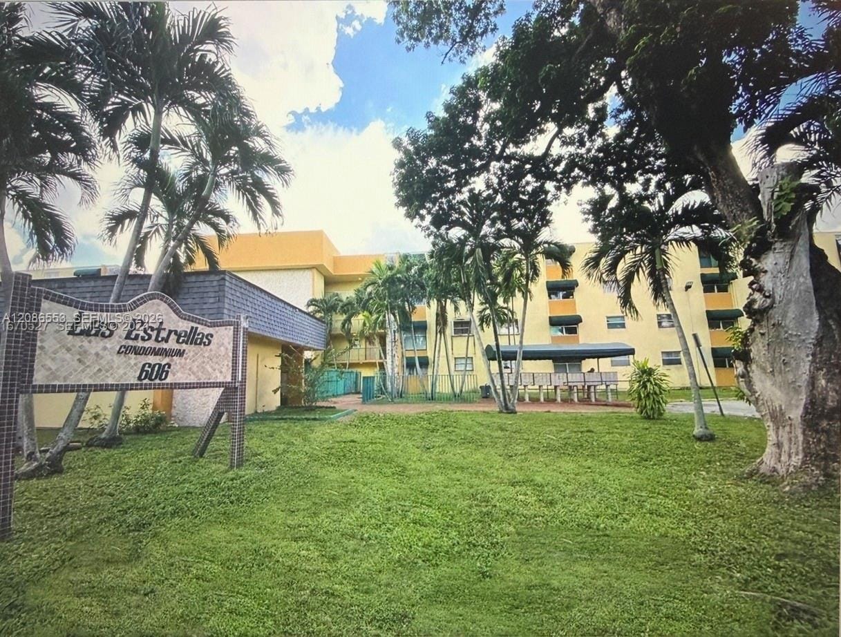 606 W 81st Street 405, Hialeah, FL 33014