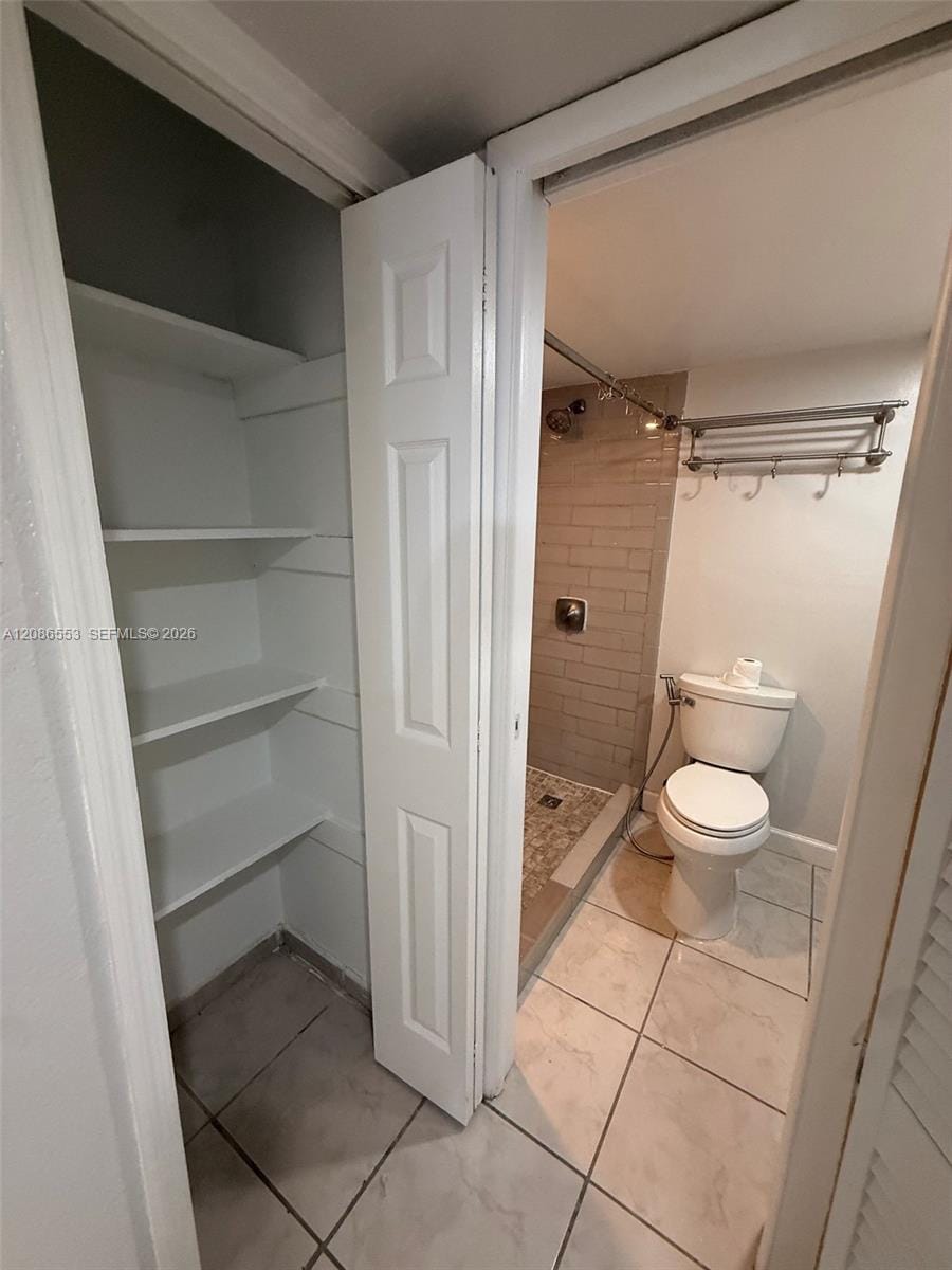 606 W 81st Street 405, Hialeah, FL 33014 photo 8
