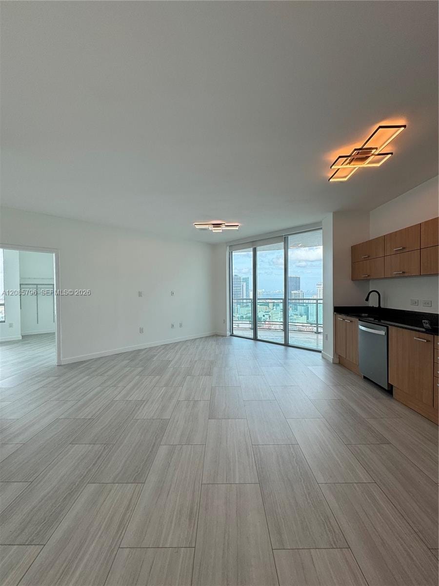 350 S Miami Avenue 3913 — photo 1