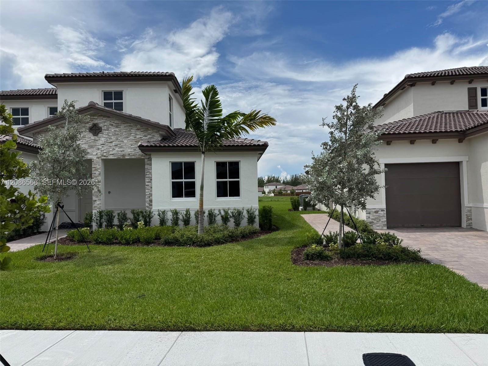 2404 SE 29th Drive — photo 1