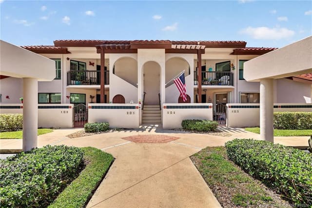 6011 SE Martinique Drive 201, Stuart, FL 34997