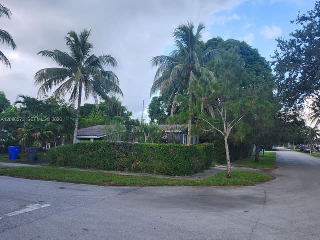 6570 Thomas Street -, Hollywood, FL 33024