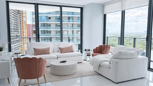 1300 S Miami Avenue 1206, Miami, FL 33130