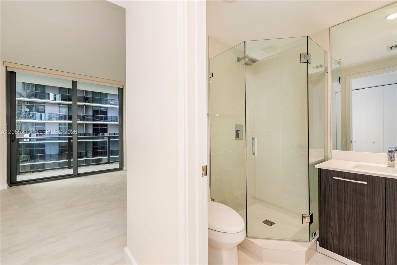45 SW 9th Street 1606, Miami, FL 33130 photo 13