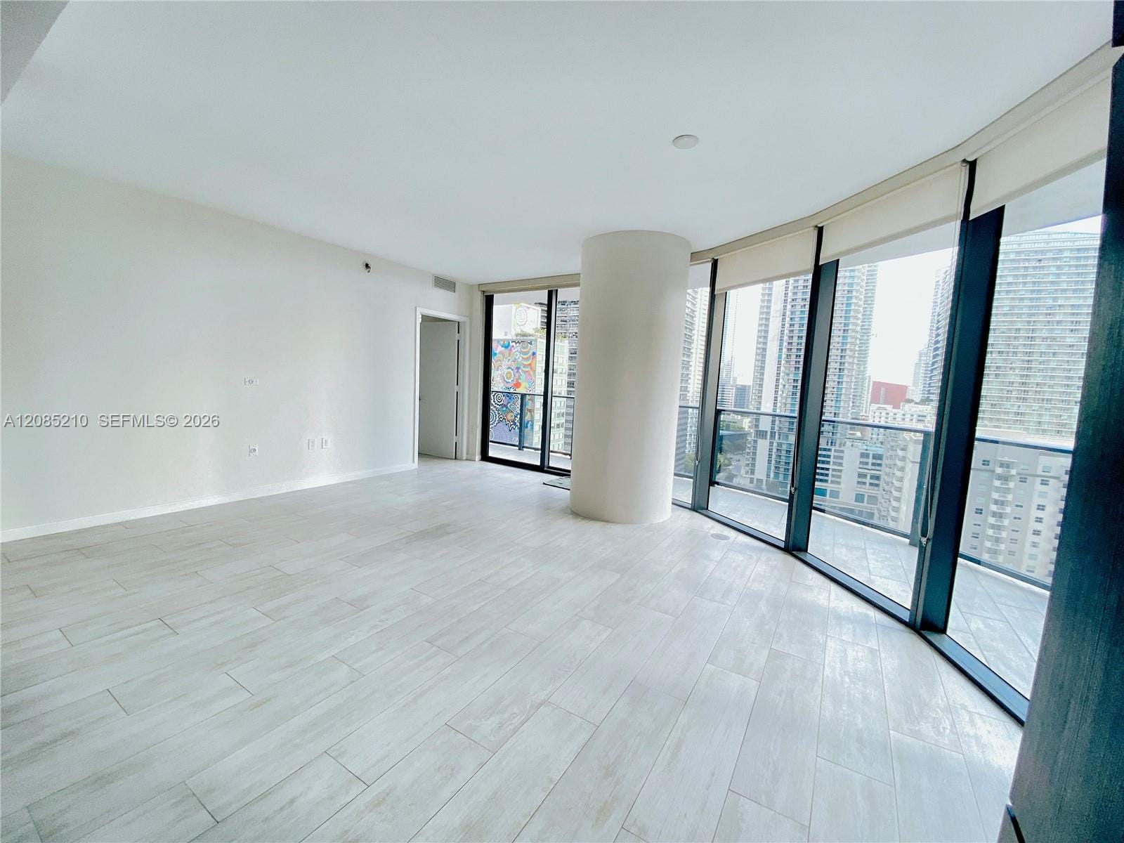 45 SW 9th Street 1606, Miami, FL 33130 photo 18