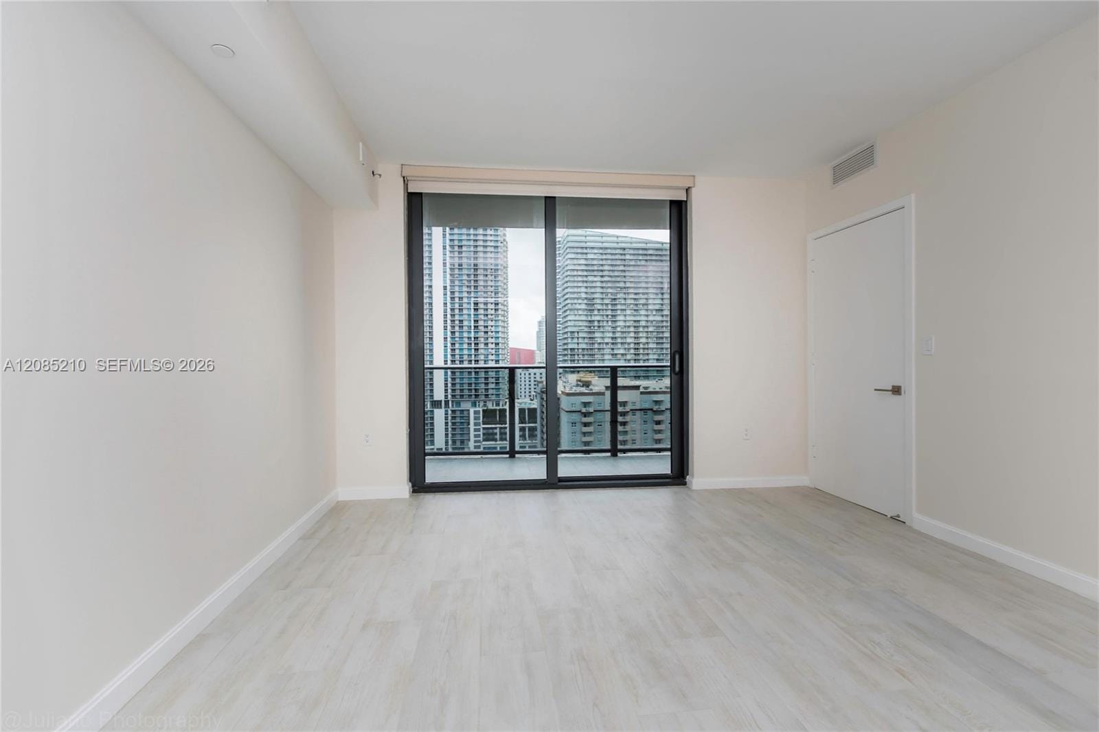 45 SW 9th Street 1606, Miami, FL 33130 photo 21