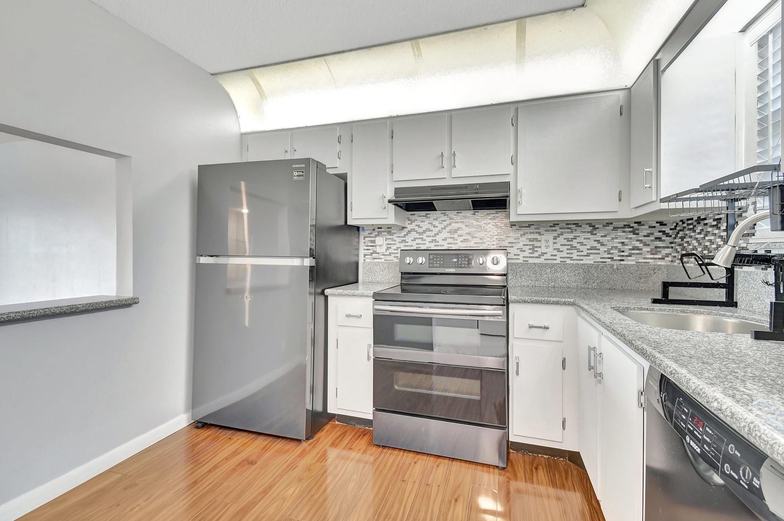 9300 SW 8TH Street 303 — photo 2