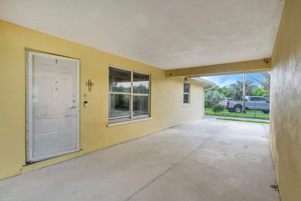446 SANTA FE Road, West Palm Beach, FL 33406 photo 12