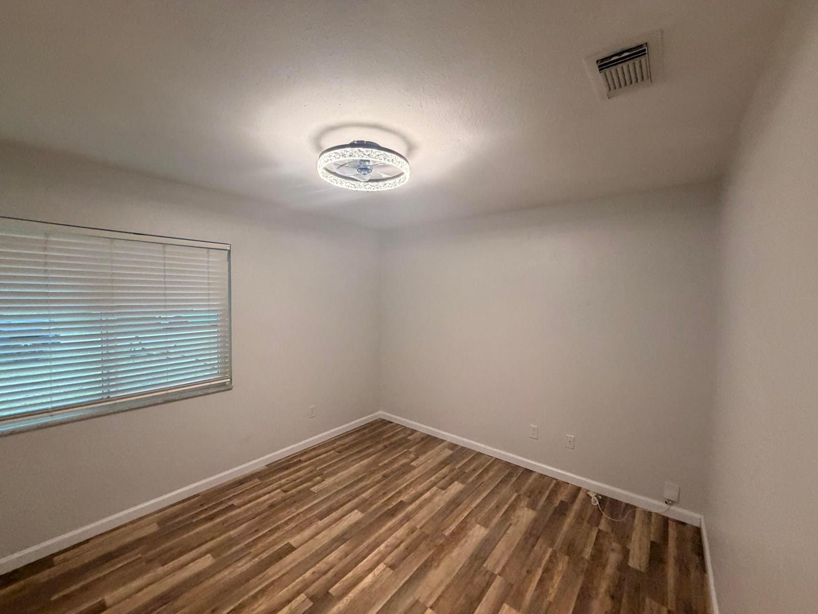 286 SW Kentwood Road — photo 9