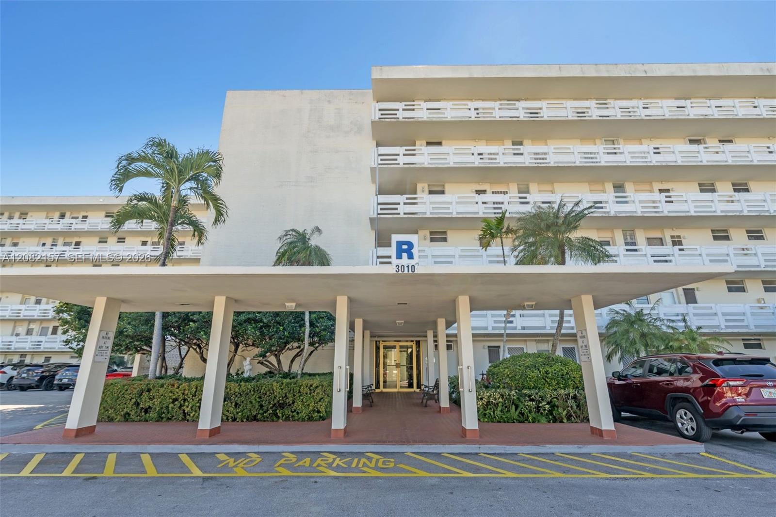 3010 Marcos Drive R308, Aventura, FL 33160 photo 2