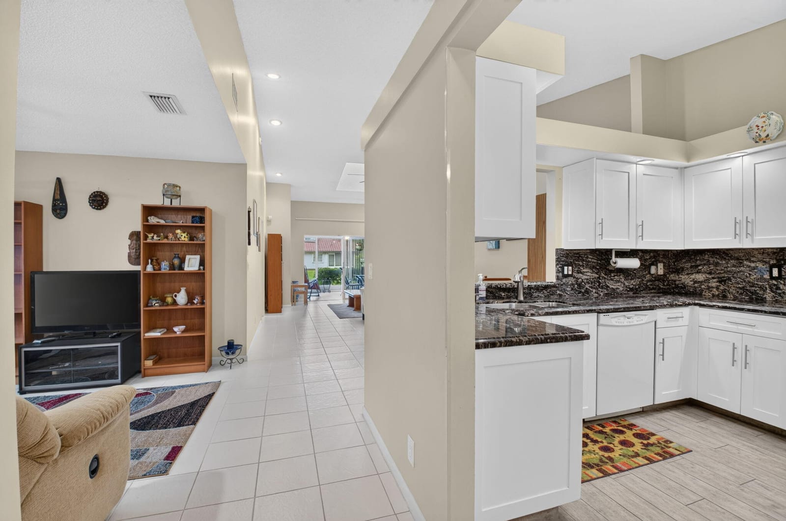 6367 Pointe Pleasant Circle — photo 4