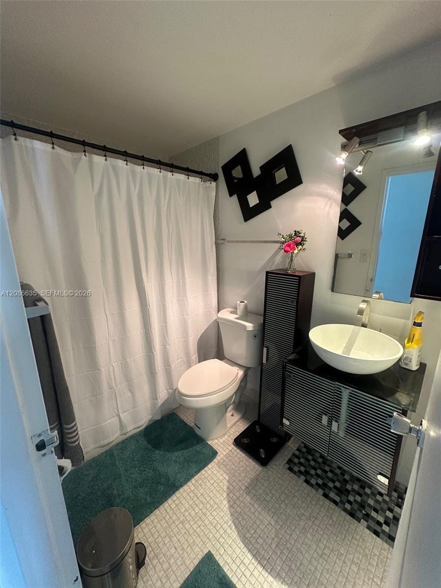 905 Brickell Bay Drive 1029, Miami, FL 33131 photo 2