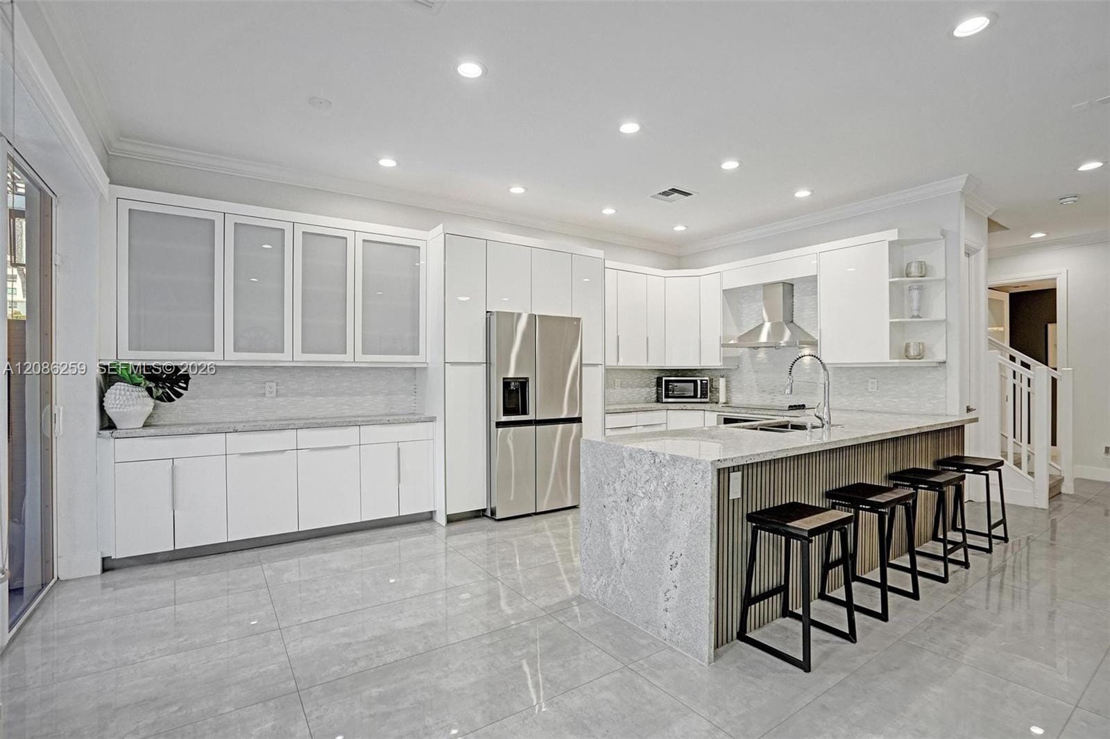 453 SW 5th Avenue — photo 8