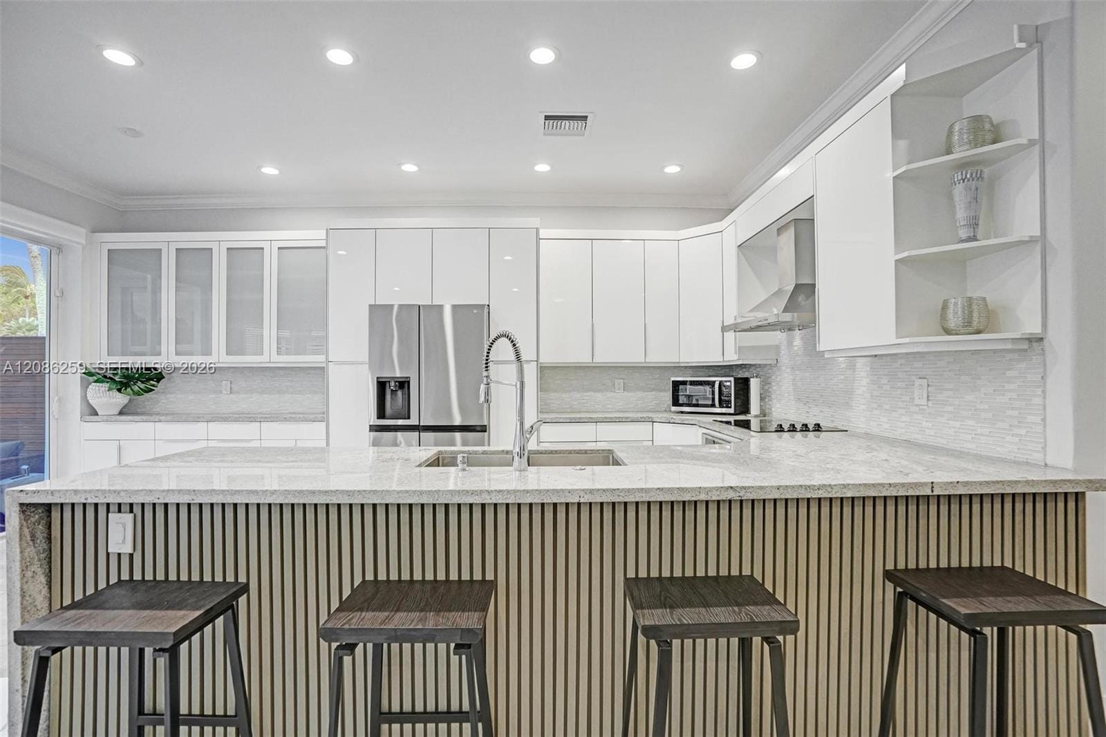 453 SW 5th Avenue — photo 9