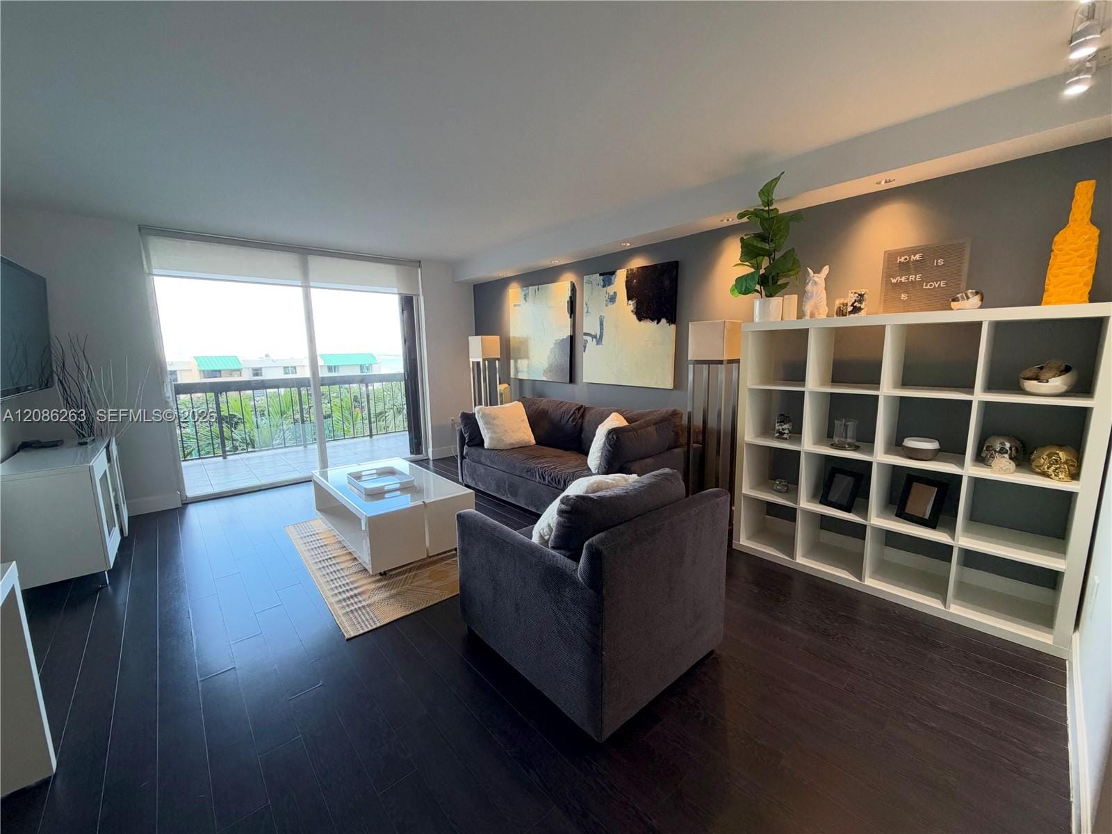 2333 Brickell Avenue 409 — photo 4