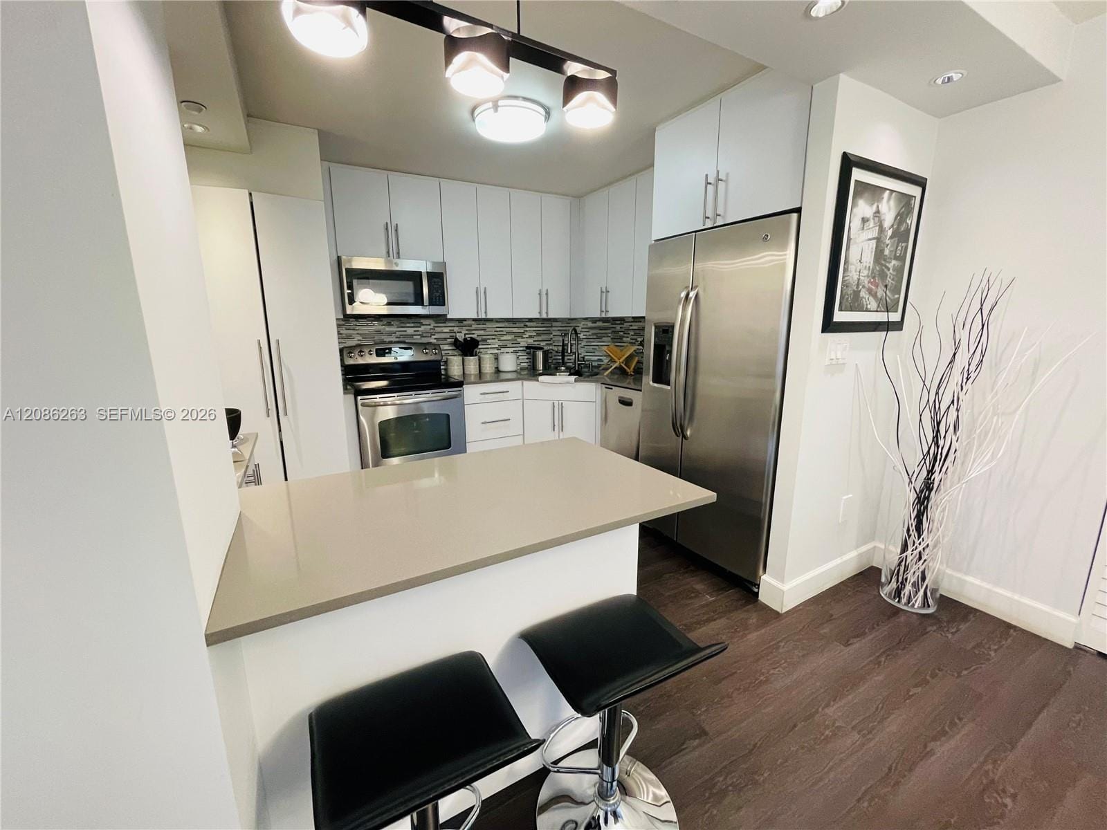 2333 Brickell Avenue 409 — photo 6