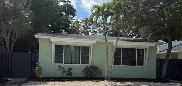 902 SE 12th Street, Fort Lauderdale, FL 33316