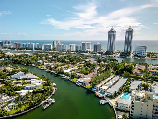 4740 Pine Tree Drive 20, Miami Beach, FL 33140