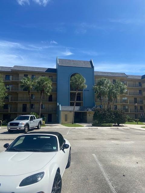 2786 Tennis Club Drive 205, West Palm Beach, FL 33417