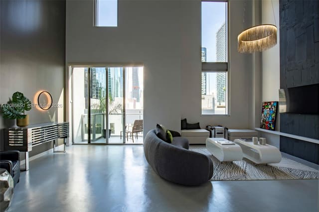 1060 Brickell Avenue 1015, Miami, FL 33131