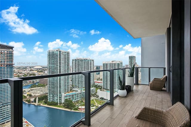 68 SE 6th Street 3306, Miami, FL 33131