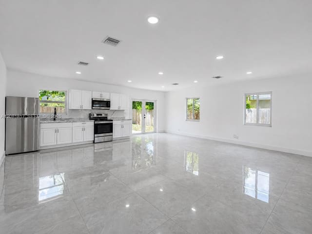 950 NE 164th Street, North Miami Beach, FL 33162
