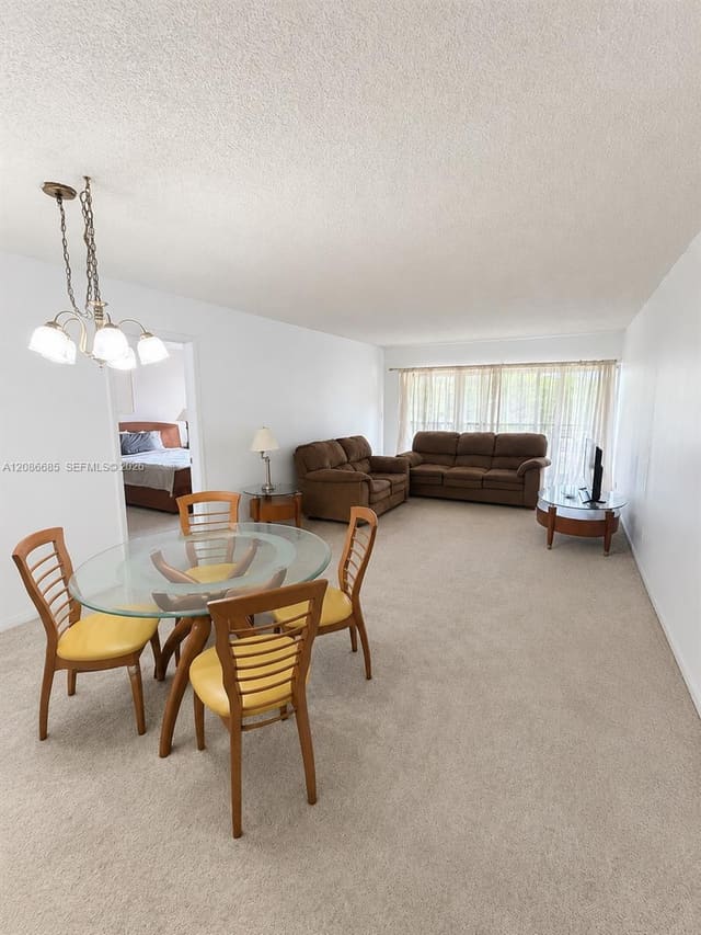 240 Lakeview Drive 212, Weston, FL 33326