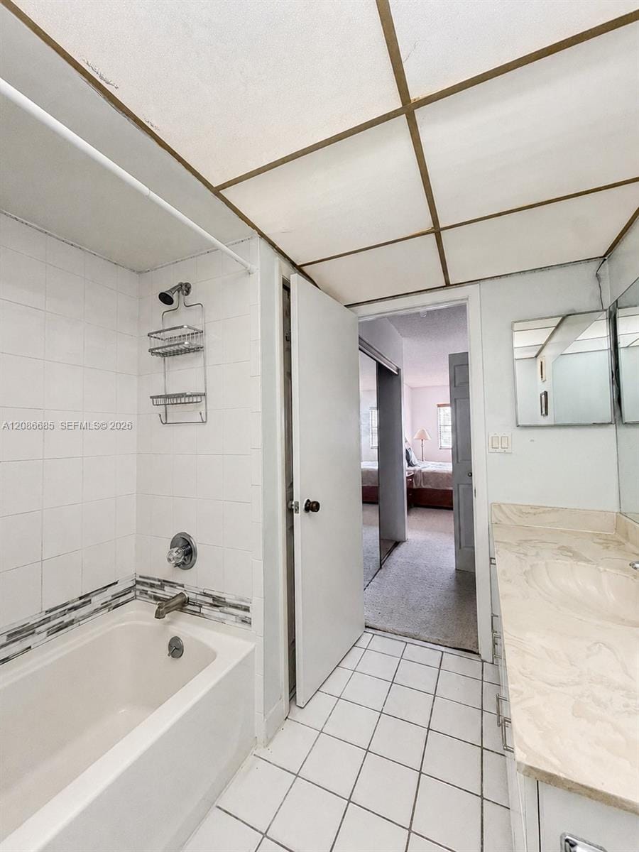240 Lakeview Drive 212 — photo 6