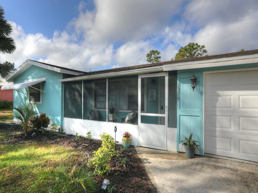 1379 SCROLL Street — photo 4