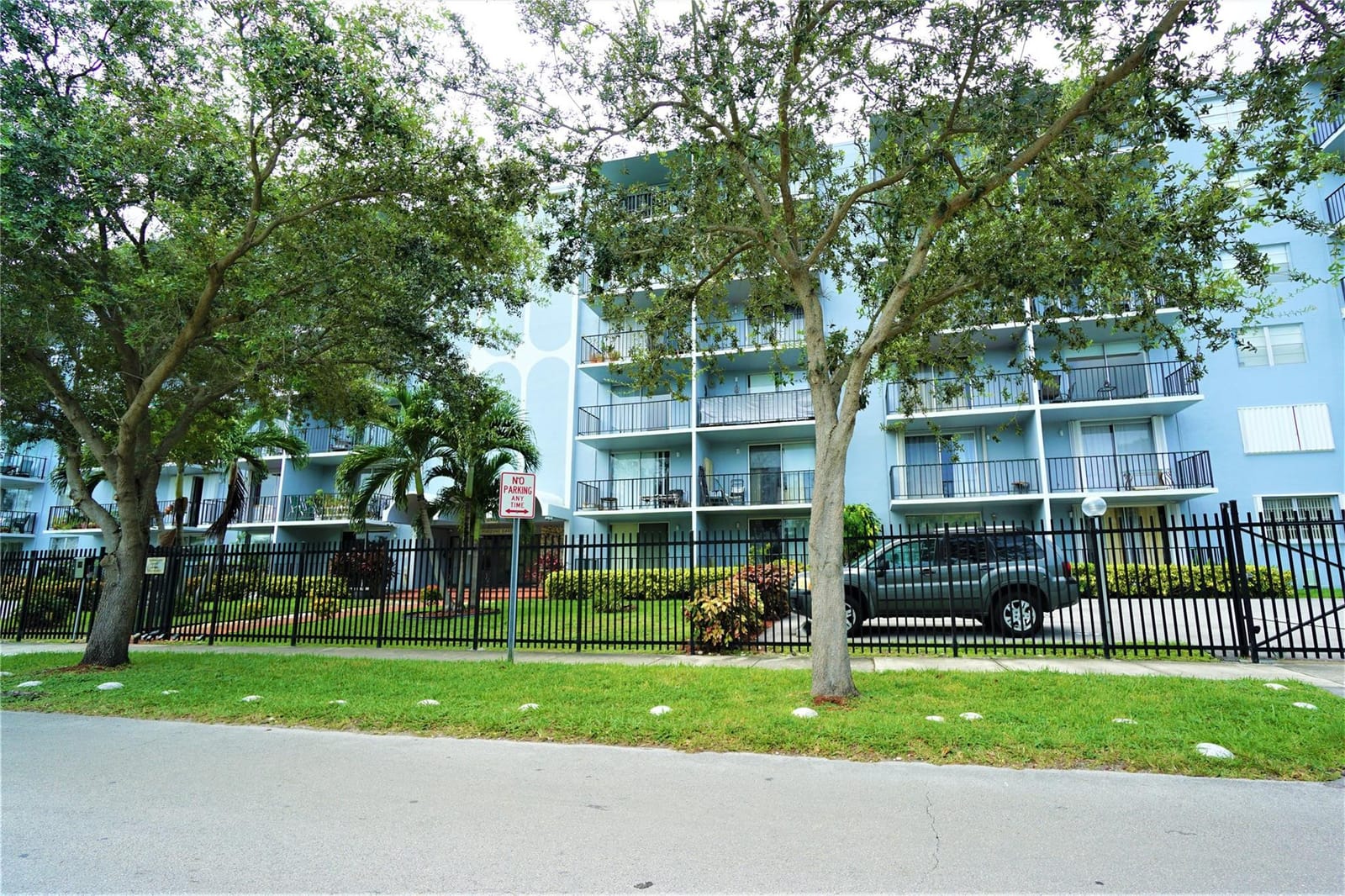 12500 NE 15TH Avenue 614, North Miami, FL 33161 photo 3