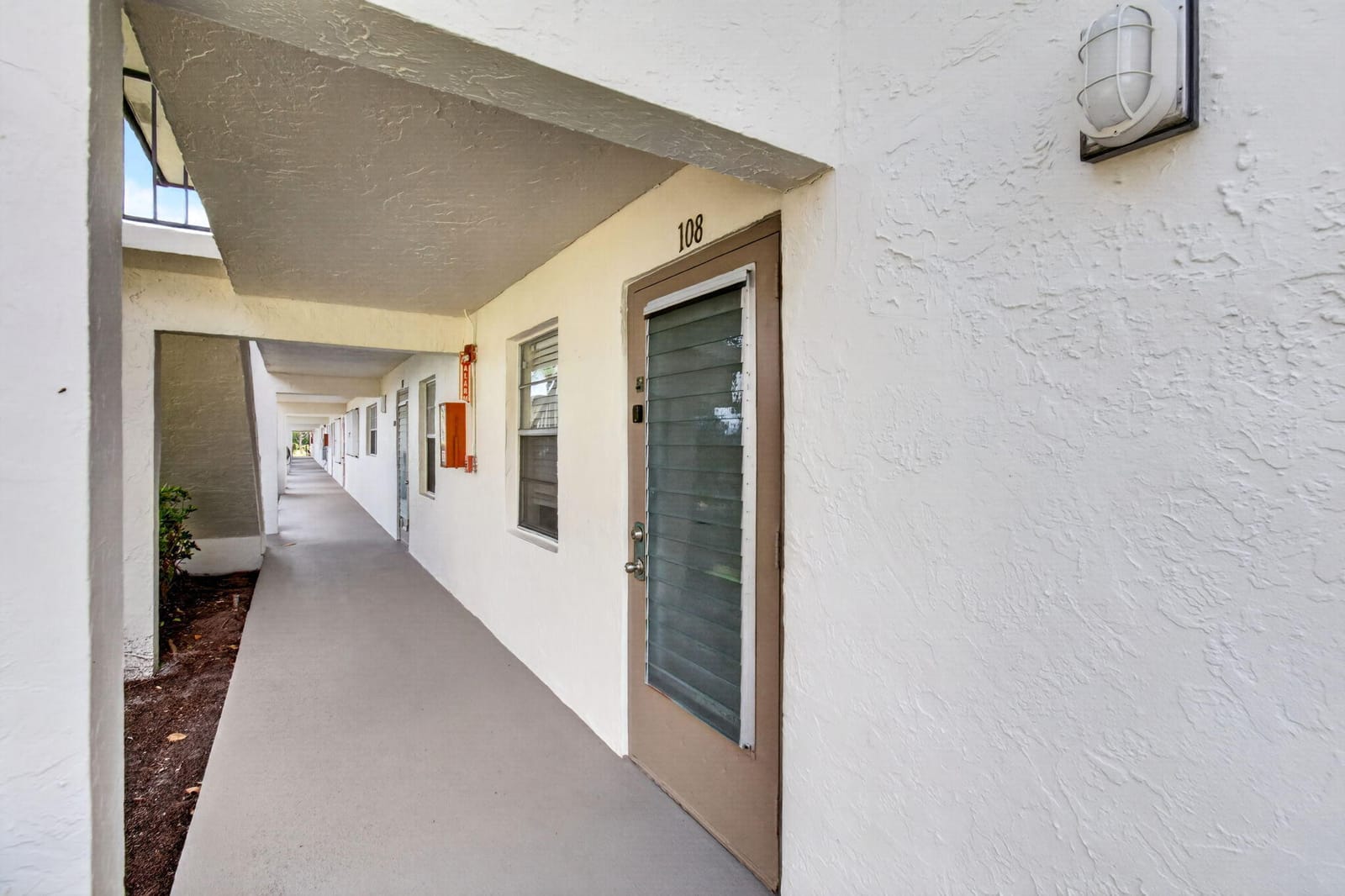 1 ABBEY Lane 108 — photo 3