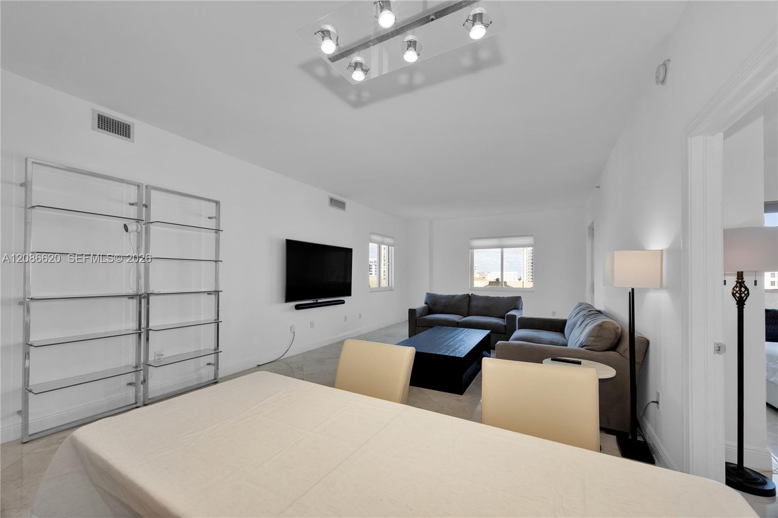 10 Aragon Avenue 810 — photo 5