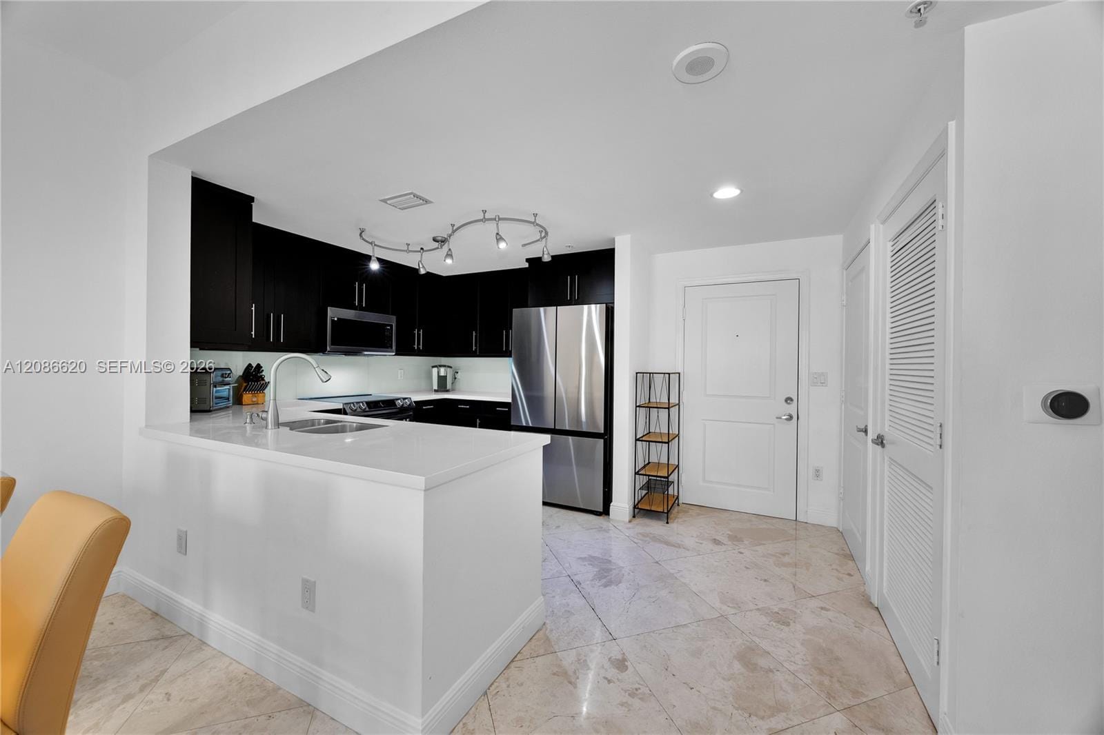 10 Aragon Avenue 810 — photo 10